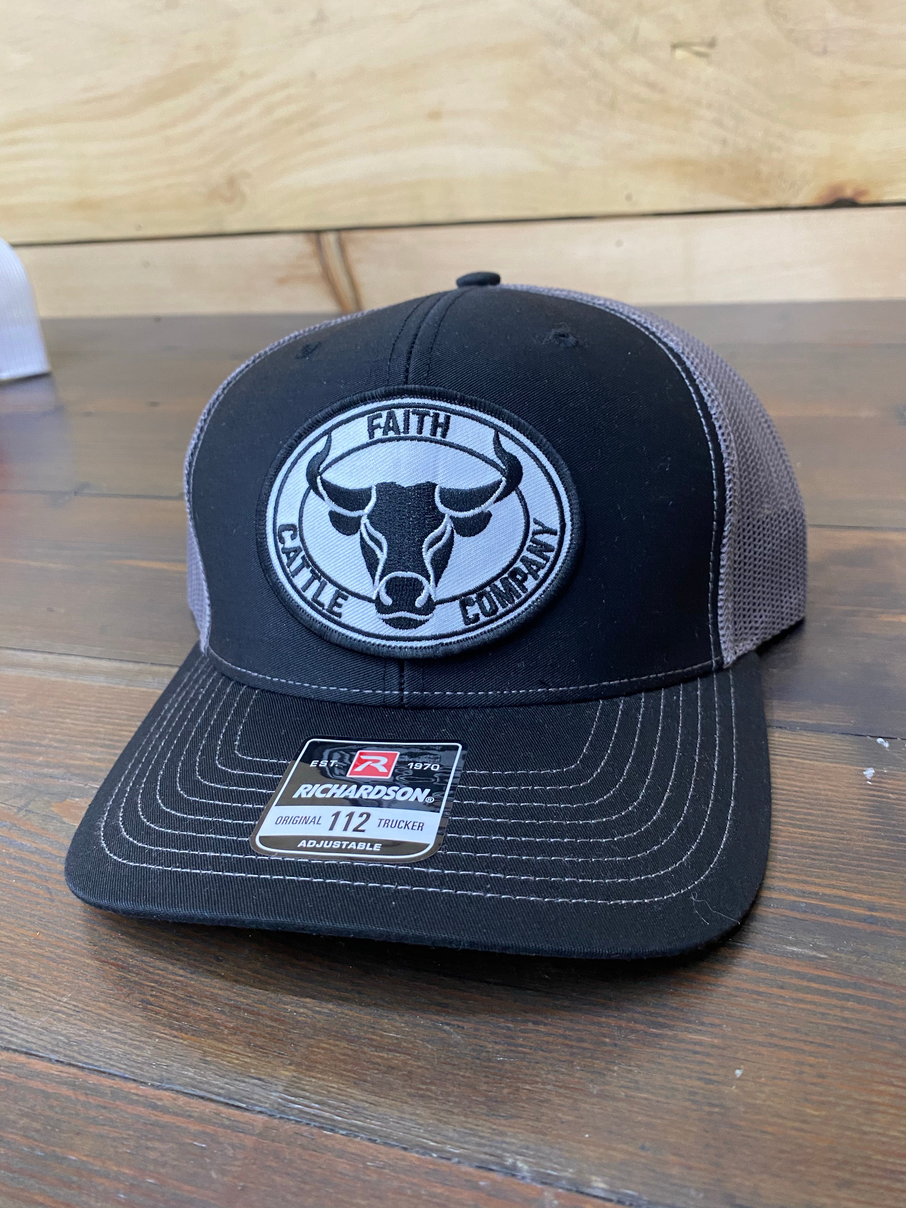 BLACK/ CHARCOAL BULL PATCH HAT